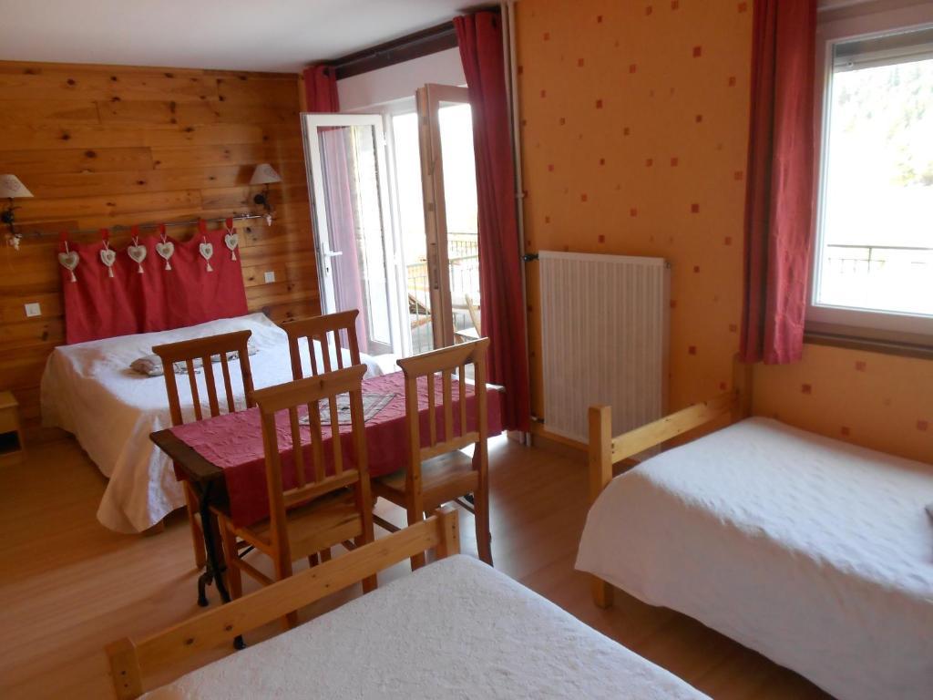 Hotel L'Oree Du Bois Xonrupt-Longemer Oda fotoğraf